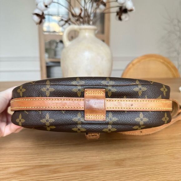 ✅AUTHENTIC✅LOUIS VUITTON JEUNEFILLE MM CROSSBODY BAG - Picture 8 of 16